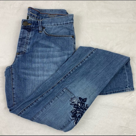 Eddie Bauer Womens Jeans Size 4 Relaxed Boyfriend Embroidered Patch Low Rise - Picture 4 of 5